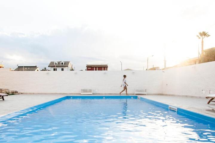 Pool 28 of 53