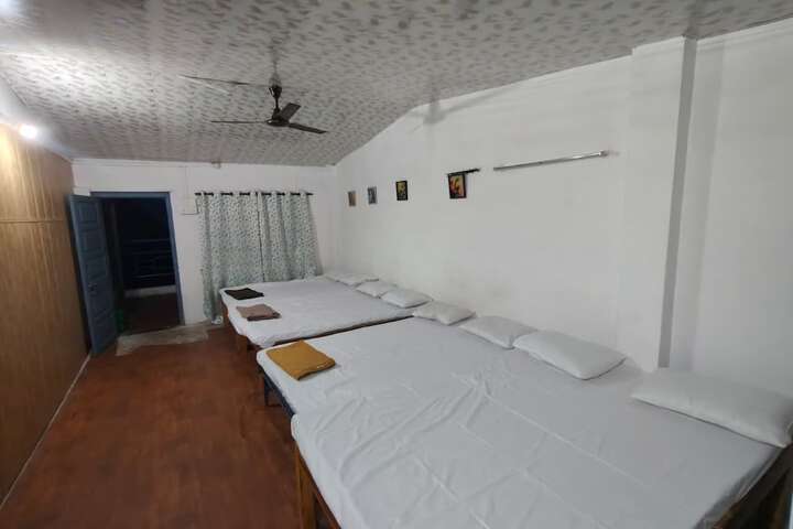Room 6 of 31
