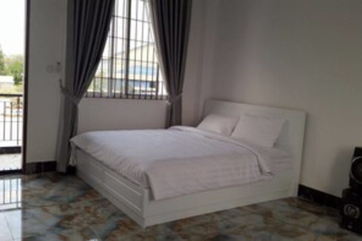 Room 8 of 11
