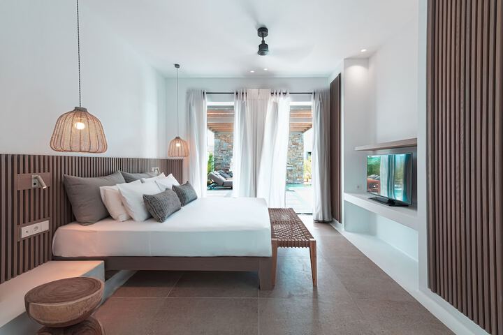 Room 4 of 40
