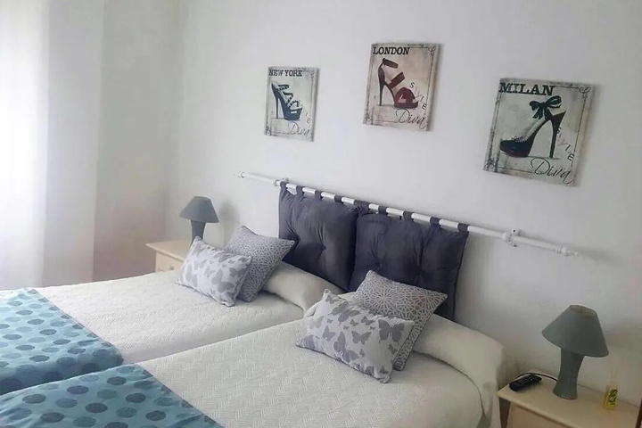 Room 2 of 11