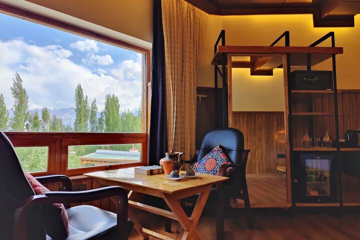 Room 3 of 27
