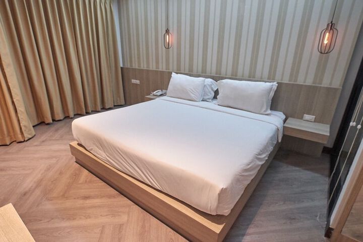 Room 34 of 48