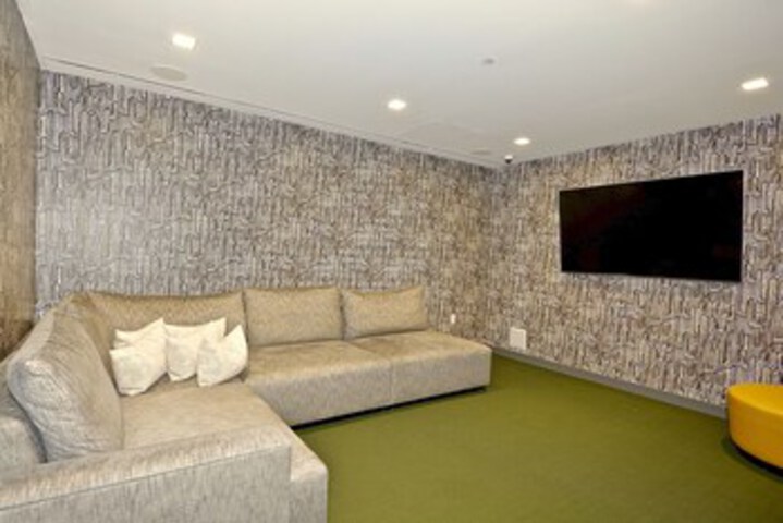 Room 12 of 27