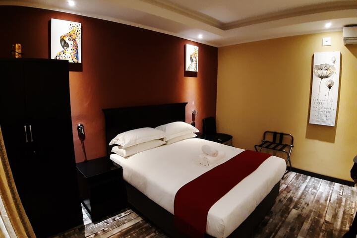 Room 29 of 64