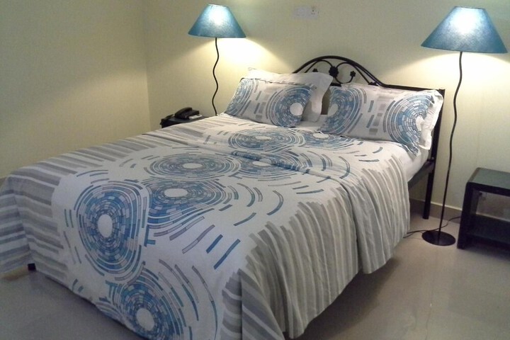 Room 8 of 40