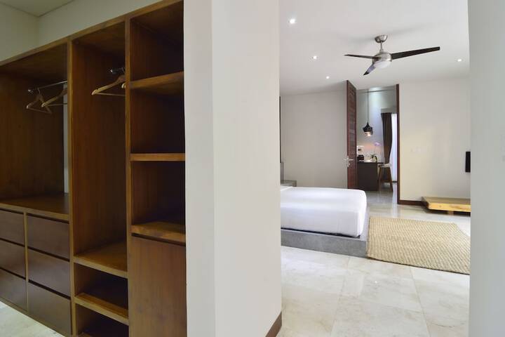 Room 7 of 62