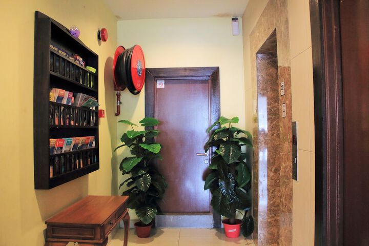 Hotel 2 of 64
