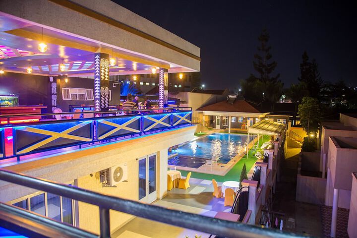 Pool 107 of 128