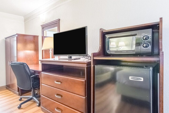 Room 17 of 31