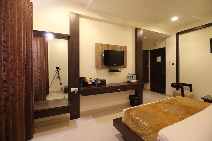 Room 22 of 170