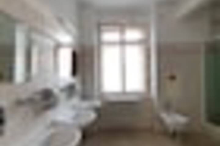 Room 266 of 324