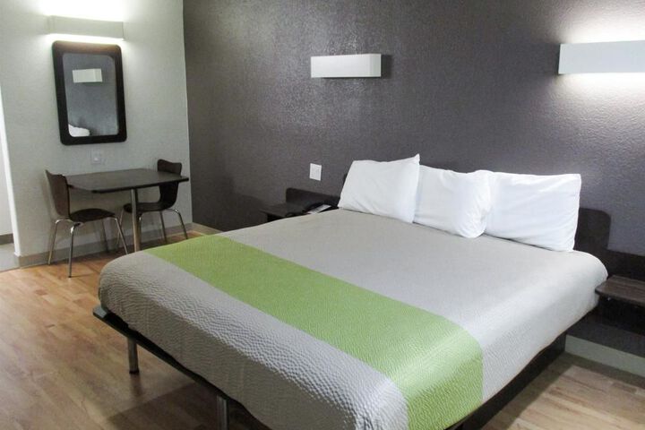 Room 8 of 23