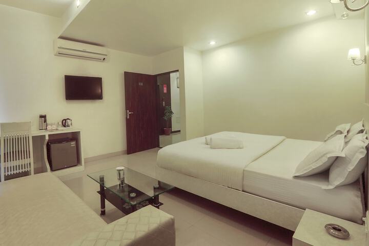 Room 28 of 37