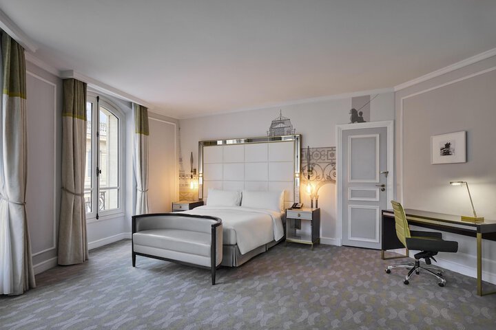 Room 27 of 85