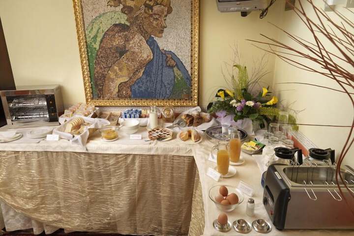 Breakfast/Coffee Service 40 of 52