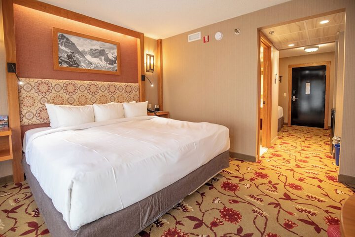 Room 32 of 87