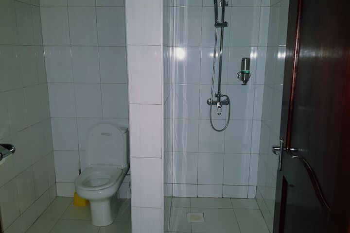 Room 25 of 80