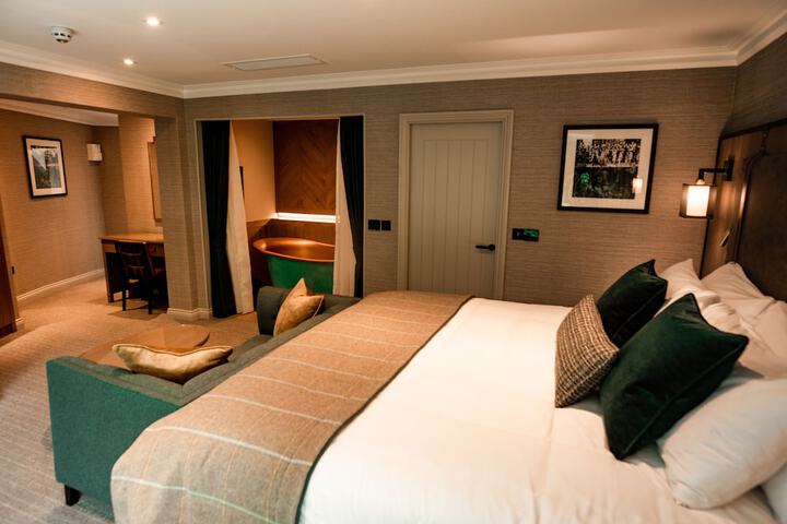 Room 8 of 38