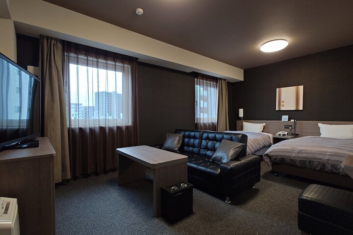 Room 8 of 30