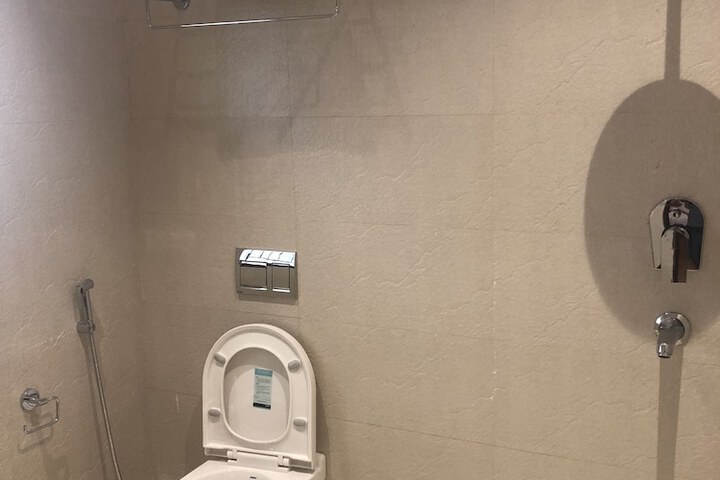 Room 18 of 53