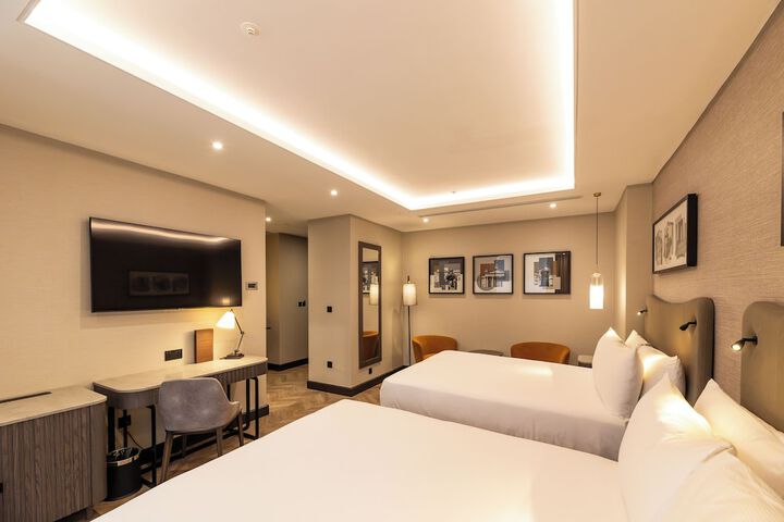 Room 50 of 101
