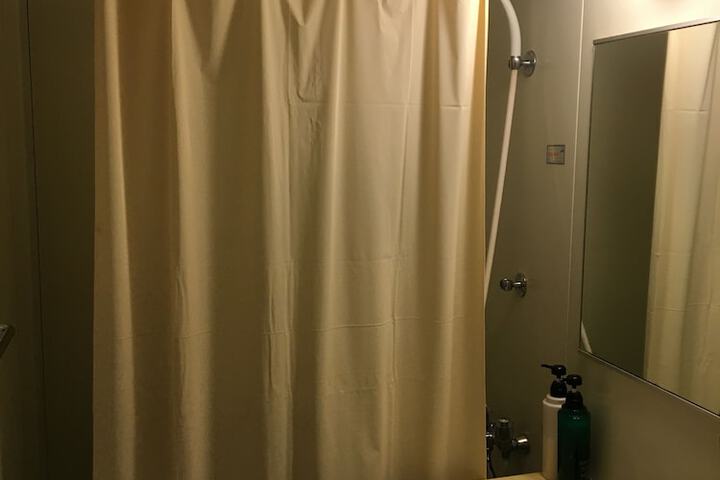 Room 15 of 38