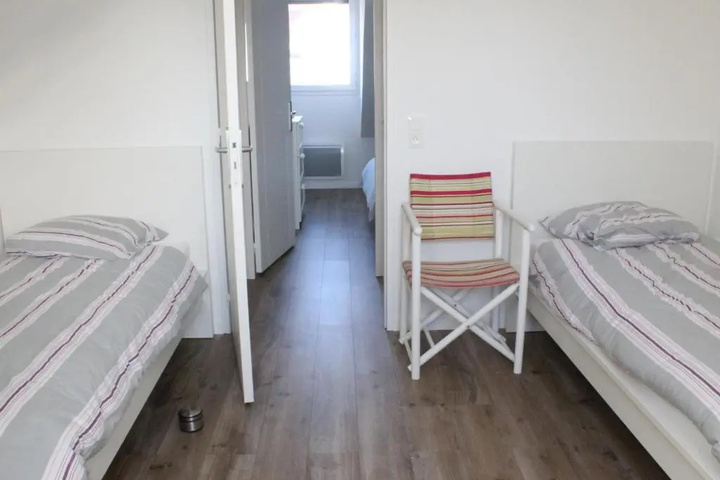 Room 2 of 9
