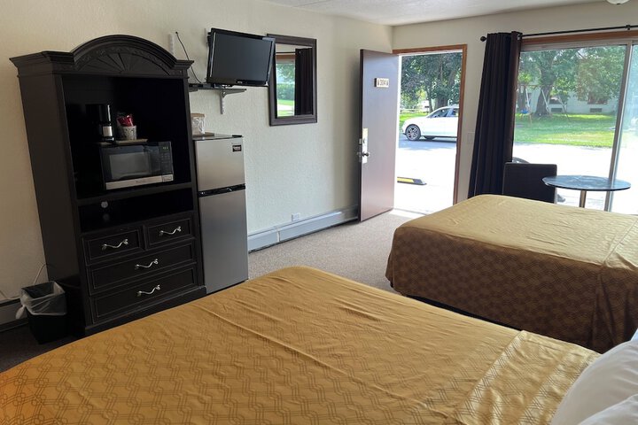 Room 34 of 180
