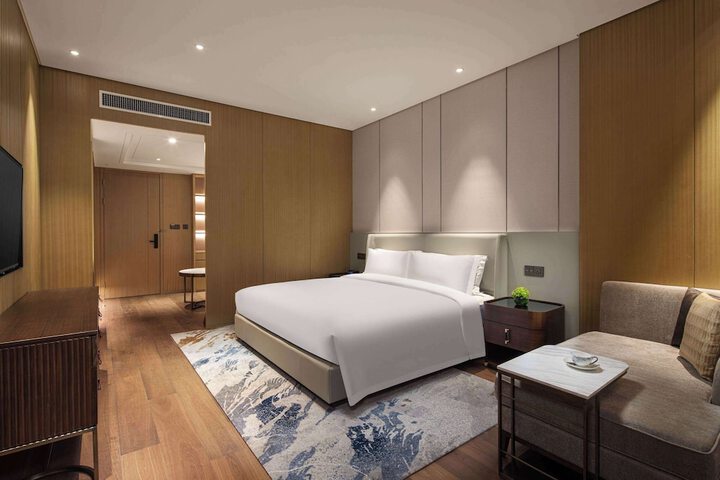 Room 8 of 20
