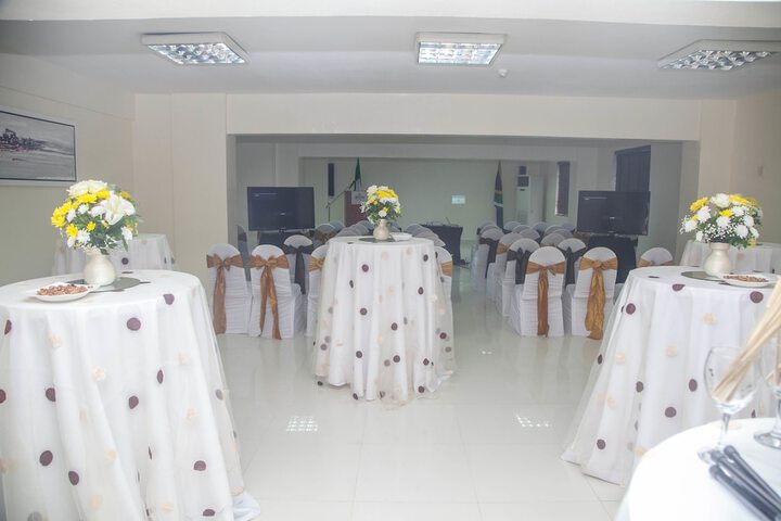 Ballroom/Hall 16 of 20