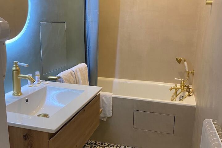 Room 44 of 62