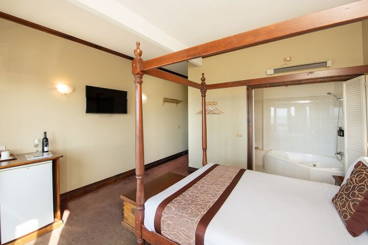 Room 9 of 44