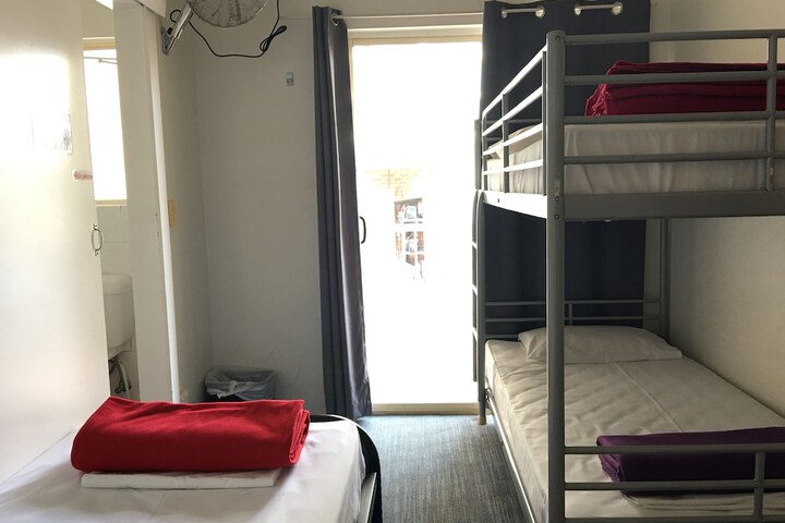 Room 16 of 31