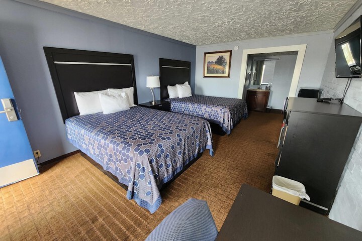 Room 11 of 23