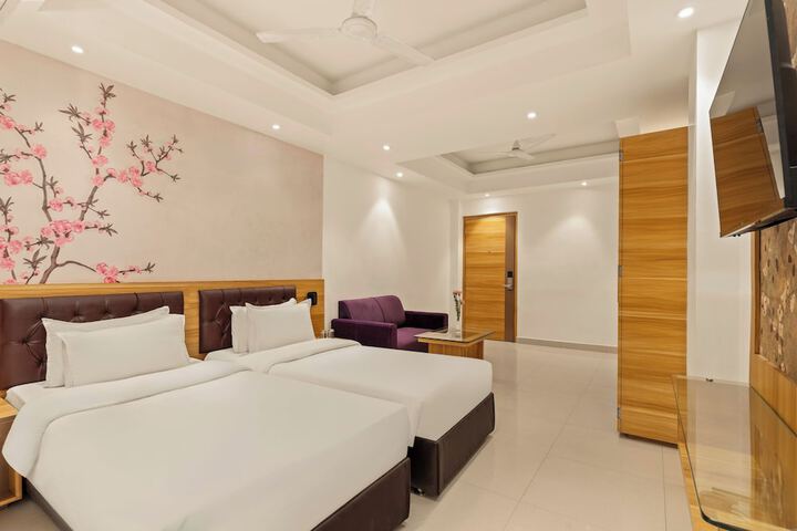 Room 5 of 24