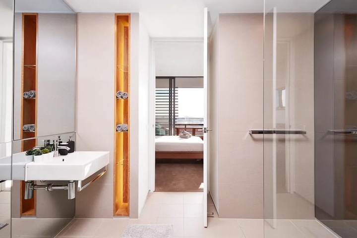 Room 8 of 13