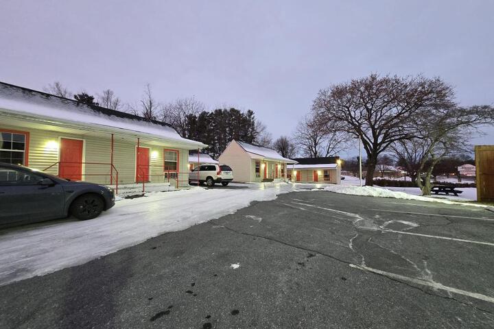 Exterior of Skyline Motel by Belvilla Waynesboro US 250