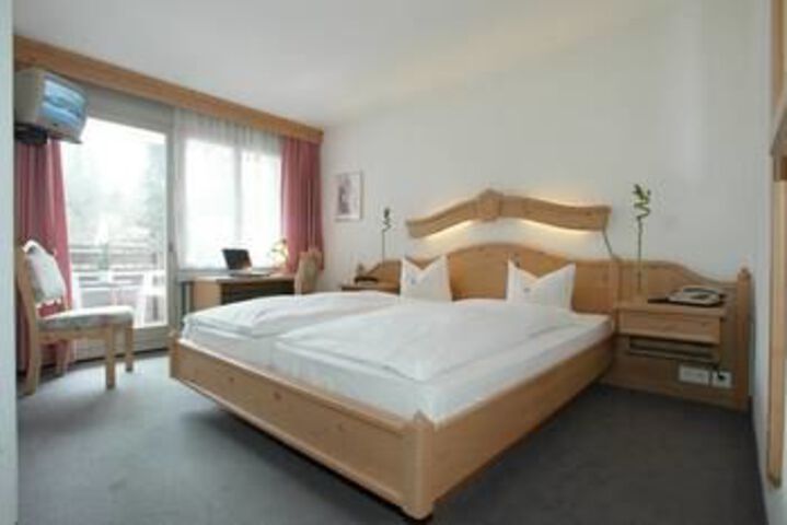 Room 9 of 23