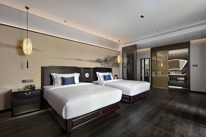 Room 13 of 50