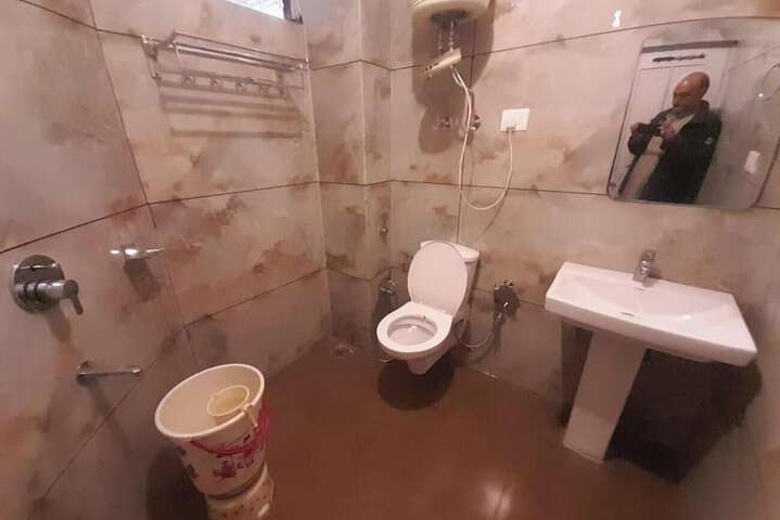 Room 16 of 23
