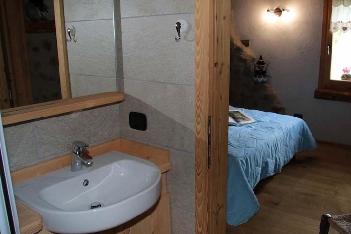 Room 8 of 8