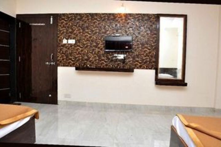 Room 16 of 22