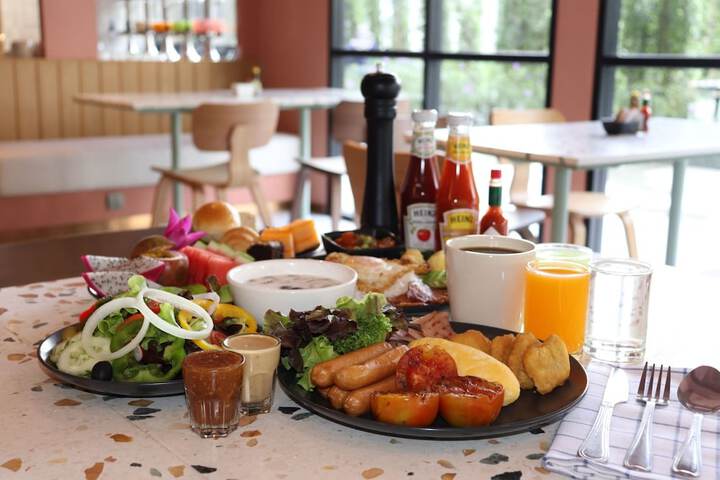 Breakfast/Coffee Service 114 of 155