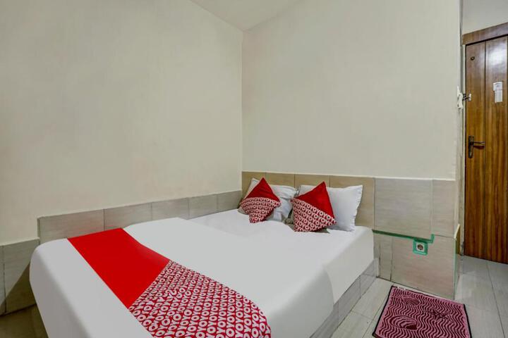 OYO 90158 Hotel Lendosis Perintis Kemerdekaan