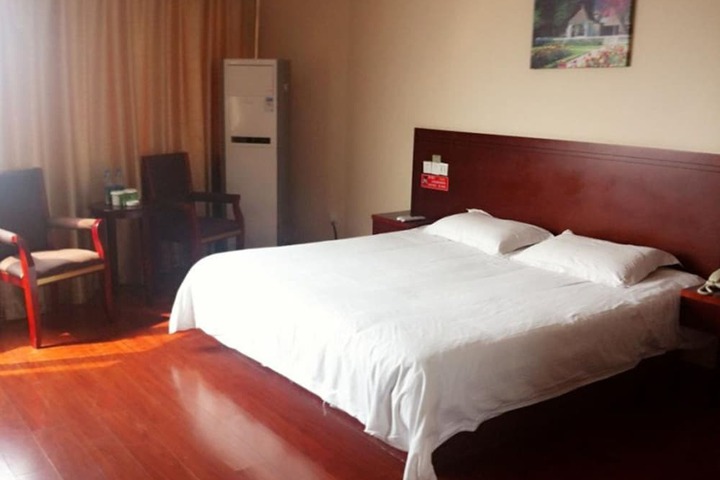 Room 8 of 23