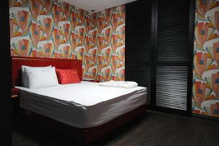 Room 3 of 6