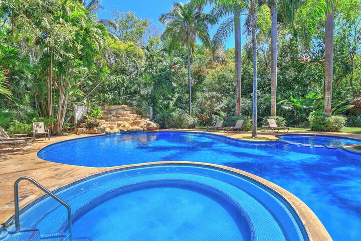 Pool 384 of 426