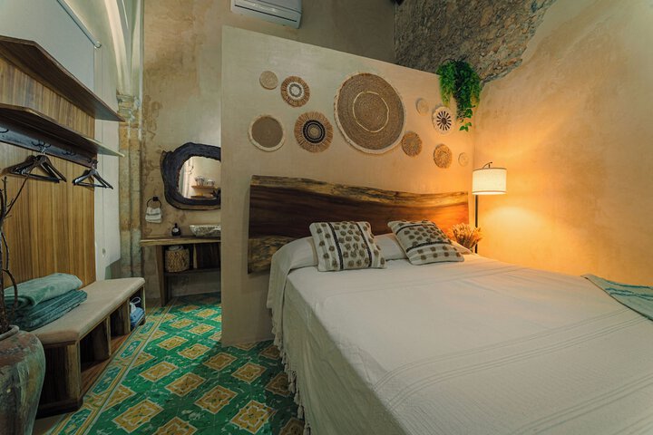 Room 4 of 70