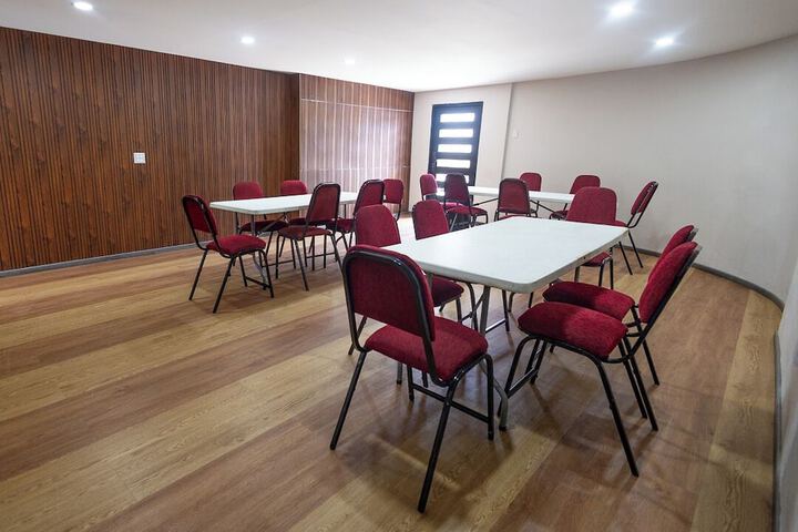 Business Center 17 of 20
